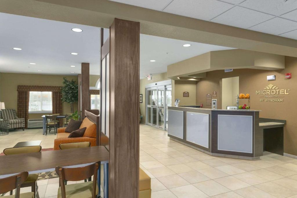 Microtel Inn & Suites by Wyndham Minot Main image 1